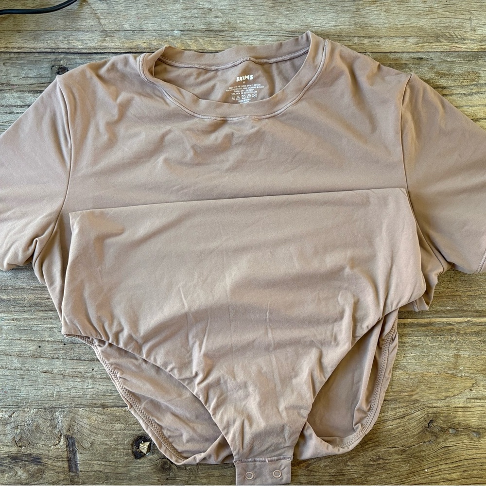 Skims Bodysuit M